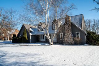 6331 Parkview ROAD, Greendale, WI 53129