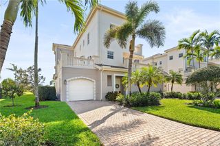 584 Avellino Isles CIR 101, Naples, FL 34119