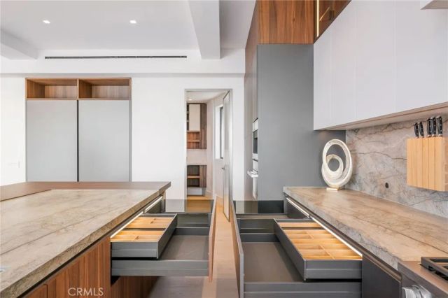 4 Geneve, Newport Beach, CA 92660