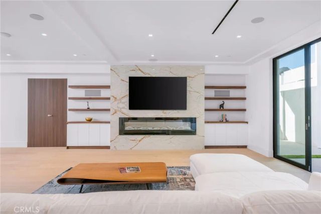 4 Geneve, Newport Beach, CA 92660