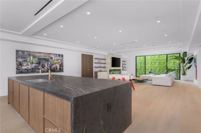 4 Geneve, Newport Beach, CA 92660