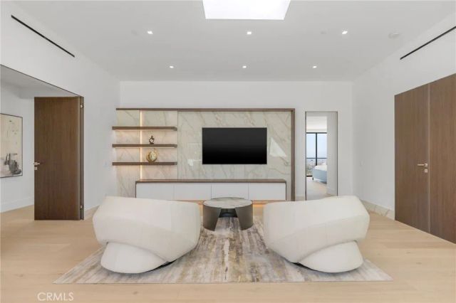 4 Geneve, Newport Beach, CA 92660