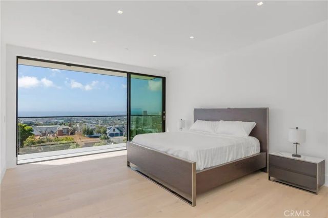 4 Geneve, Newport Beach, CA 92660