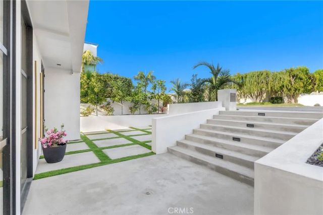 4 Geneve, Newport Beach, CA 92660