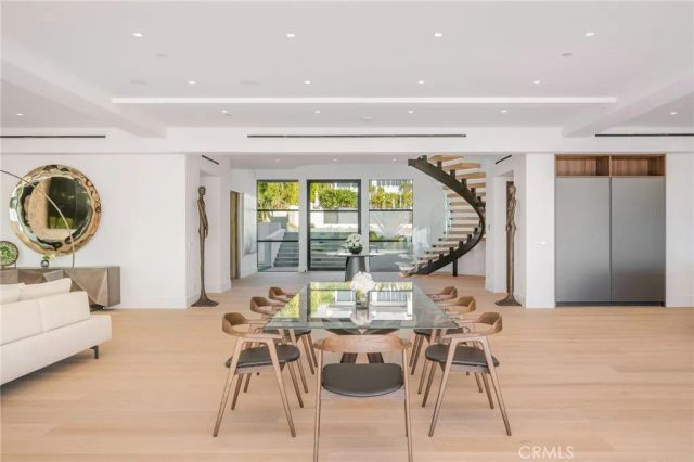 4 Geneve, Newport Beach, CA 92660