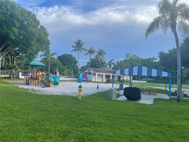 4644 N Carambola Circle N 2725, Coconut Creek, FL 33066