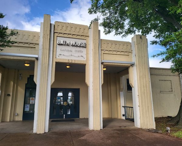 8910 San Leandro Drive, Dallas, TX 75218