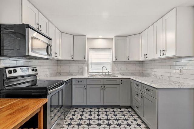 8910 San Leandro Drive, Dallas, TX 75218