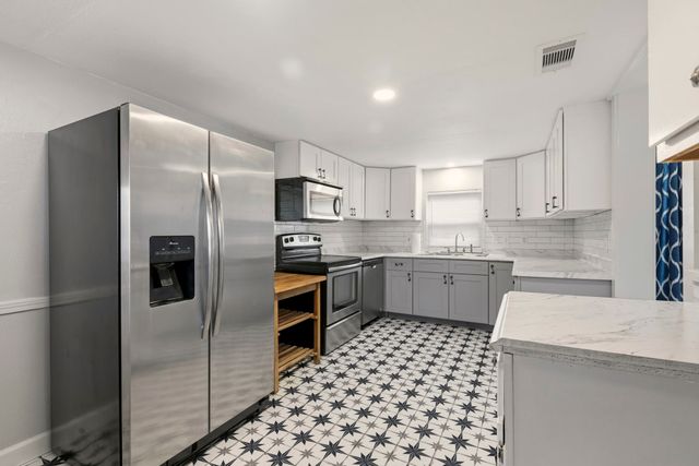 8910 San Leandro Drive, Dallas, TX 75218