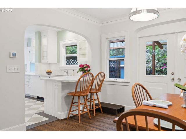 2241 Ne 33RD Ave, Portland, OR 97212