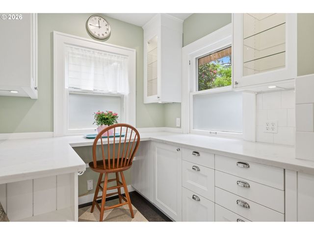 2241 Ne 33RD Ave, Portland, OR 97212