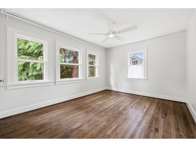 2241 Ne 33RD Ave, Portland, OR 97212