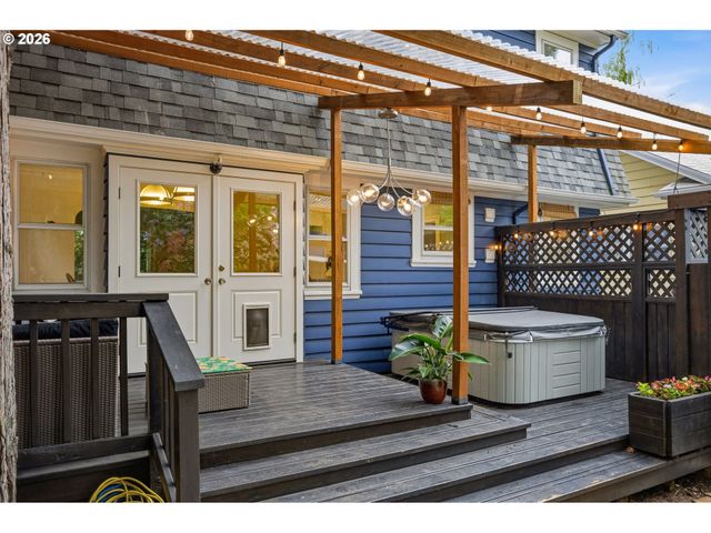 2241 Ne 33RD Ave, Portland, OR 97212