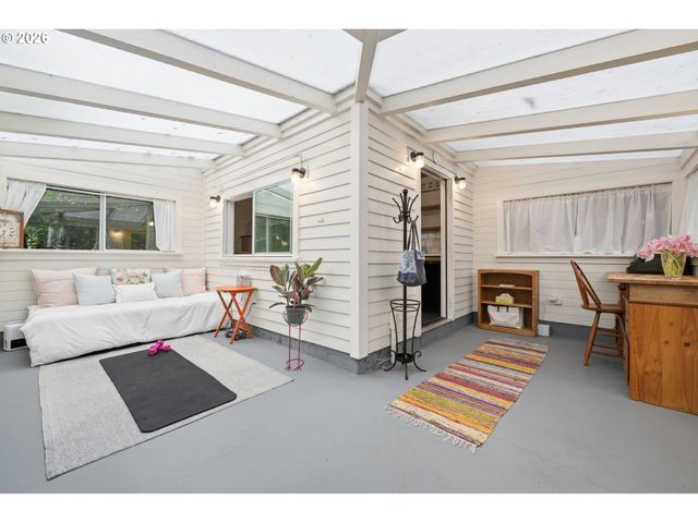 2241 Ne 33RD Ave, Portland, OR 97212