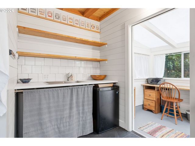 2241 Ne 33RD Ave, Portland, OR 97212