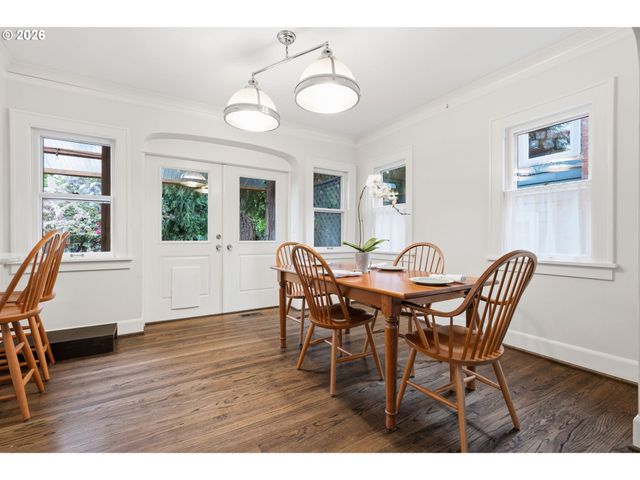2241 Ne 33RD Ave, Portland, OR 97212