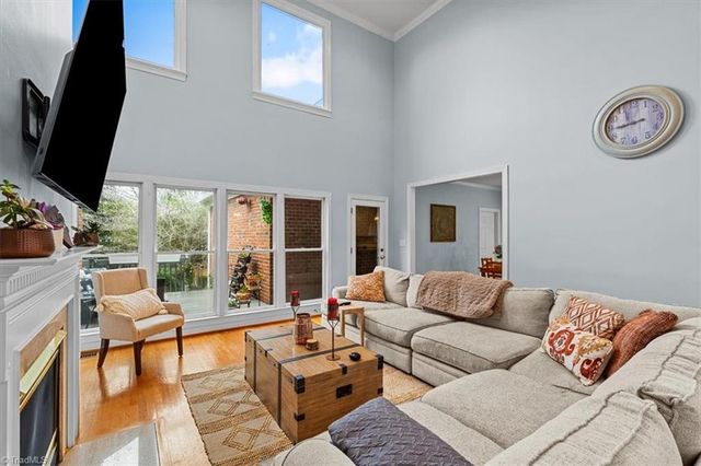 14 Checkerberry Square, Greensboro, NC 27455