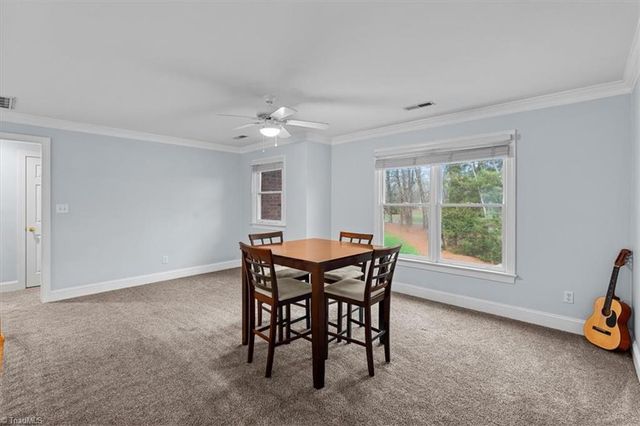 14 Checkerberry Square, Greensboro, NC 27455