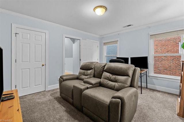 14 Checkerberry Square, Greensboro, NC 27455