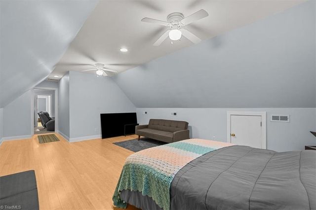 14 Checkerberry Square, Greensboro, NC 27455