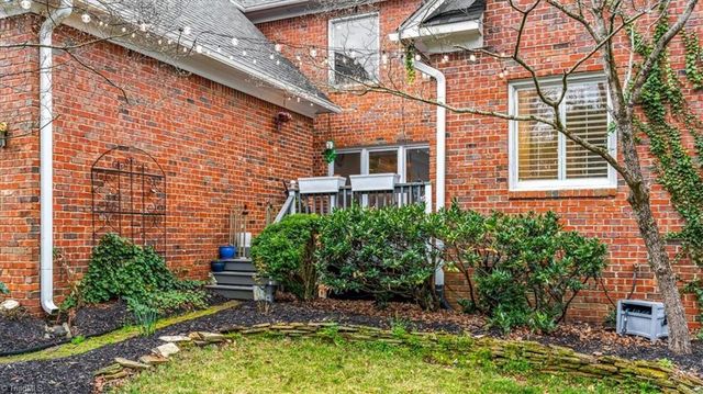 14 Checkerberry Square, Greensboro, NC 27455