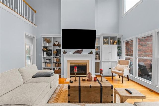 14 Checkerberry Square, Greensboro, NC 27455