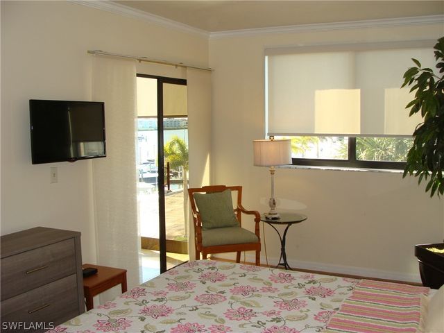 807 River Point DR 201D, Naples, FL 34102