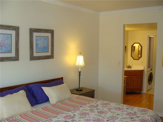 807 River Point DR 201D, Naples, FL 34102