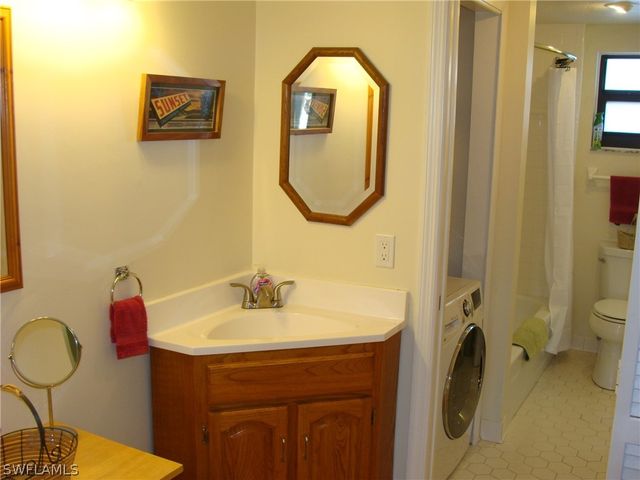 807 River Point DR 201D, Naples, FL 34102