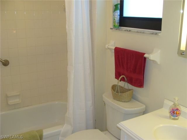 807 River Point DR 201D, Naples, FL 34102