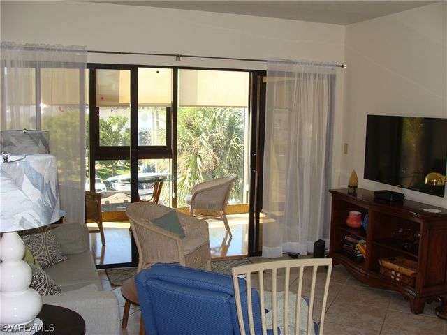 807 River Point DR 201D, Naples, FL 34102