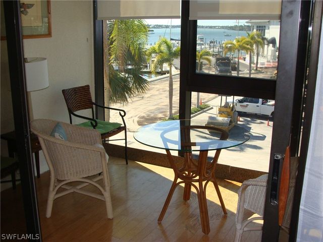 807 River Point DR 201D, Naples, FL 34102