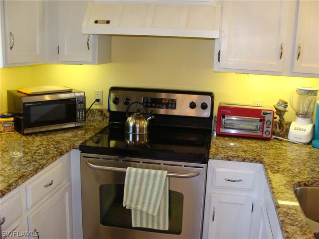 807 River Point DR 201D, Naples, FL 34102