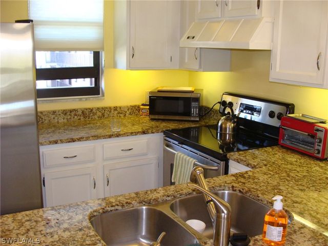 807 River Point DR 201D, Naples, FL 34102