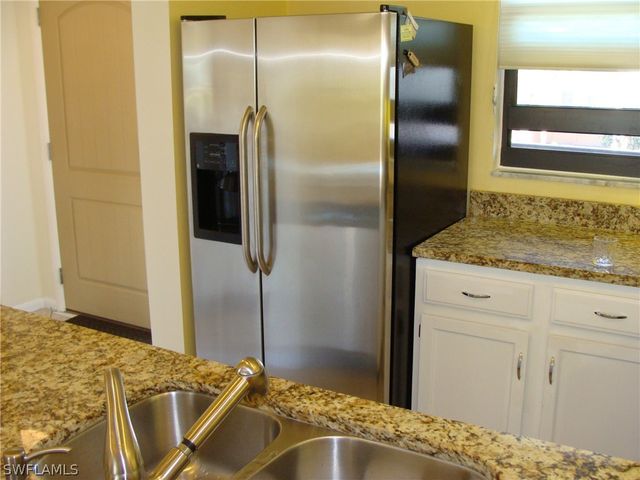 807 River Point DR 201D, Naples, FL 34102