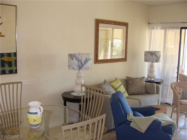 807 River Point DR 201D, Naples, FL 34102