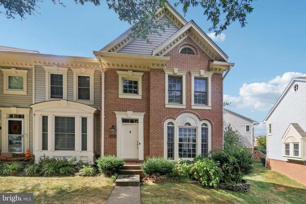 3930 VALLEY RIDGE DR, Fairfax, VA 22033