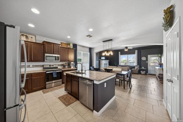 10319 Barbeque Bay, Converse, TX 78109