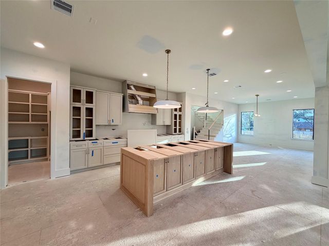 2203 Cheshire Lane, Houston, TX 77018