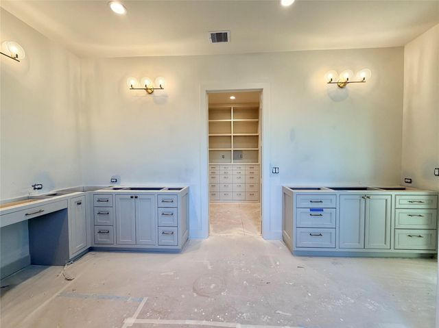 2203 Cheshire Lane, Houston, TX 77018