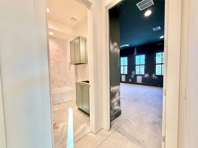 2203 Cheshire Lane, Houston, TX 77018