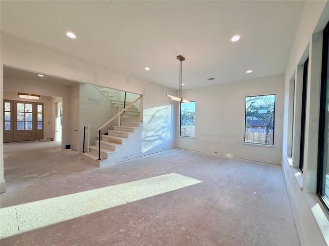 2203 Cheshire Lane, Houston, TX 77018