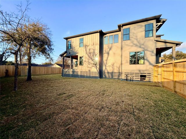 2203 Cheshire Lane, Houston, TX 77018