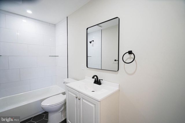 310 SWARTHMORE AVE, Folsom, PA 19033