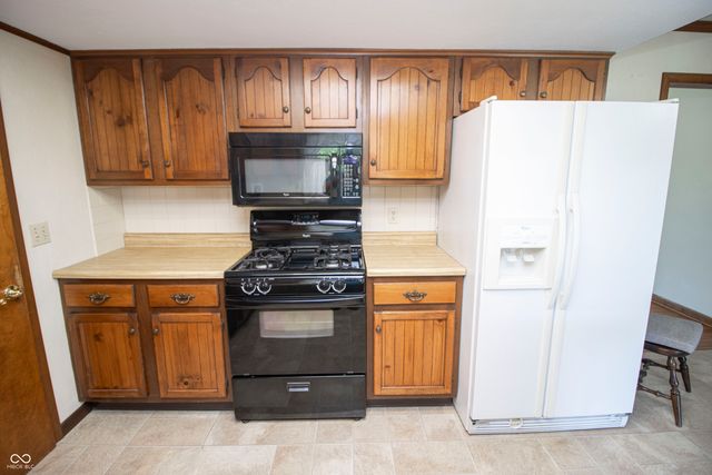 513 E Howard Avenue, Arcadia, IN 46030