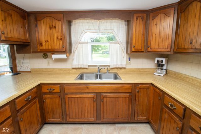 513 E Howard Avenue, Arcadia, IN 46030