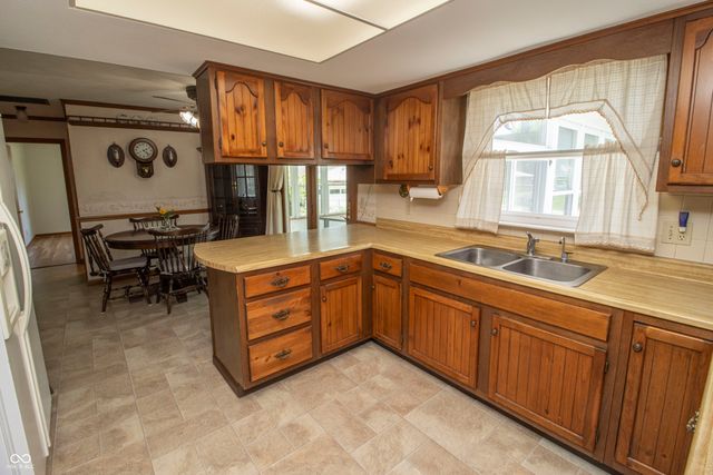 513 E Howard Avenue, Arcadia, IN 46030
