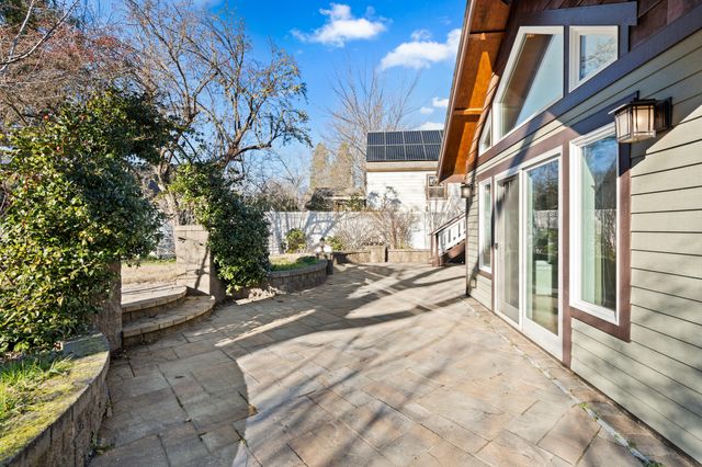 285 Beach Street, Ashland, OR 97520