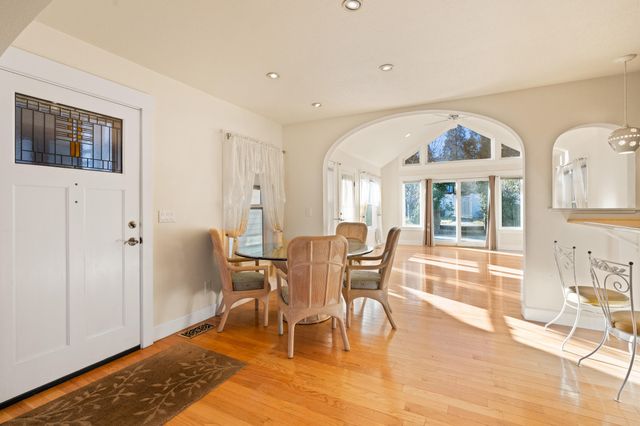 285 Beach Street, Ashland, OR 97520