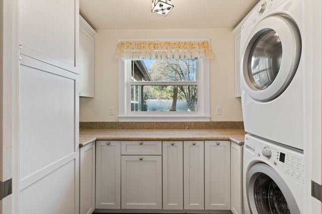 285 Beach Street, Ashland, OR 97520